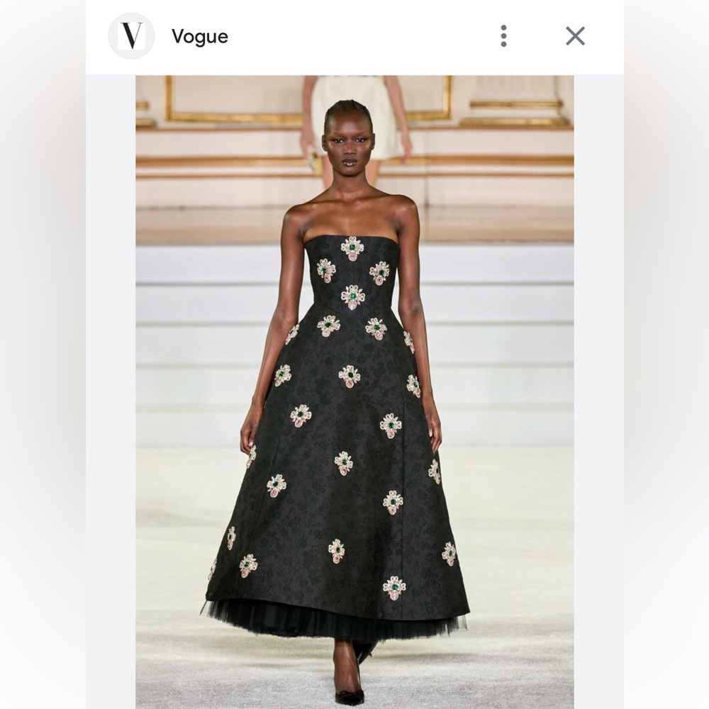 CAROLINA HERRERA
Strapless crystal-embellished embroidered cloqué gown - Picture 3 of 12